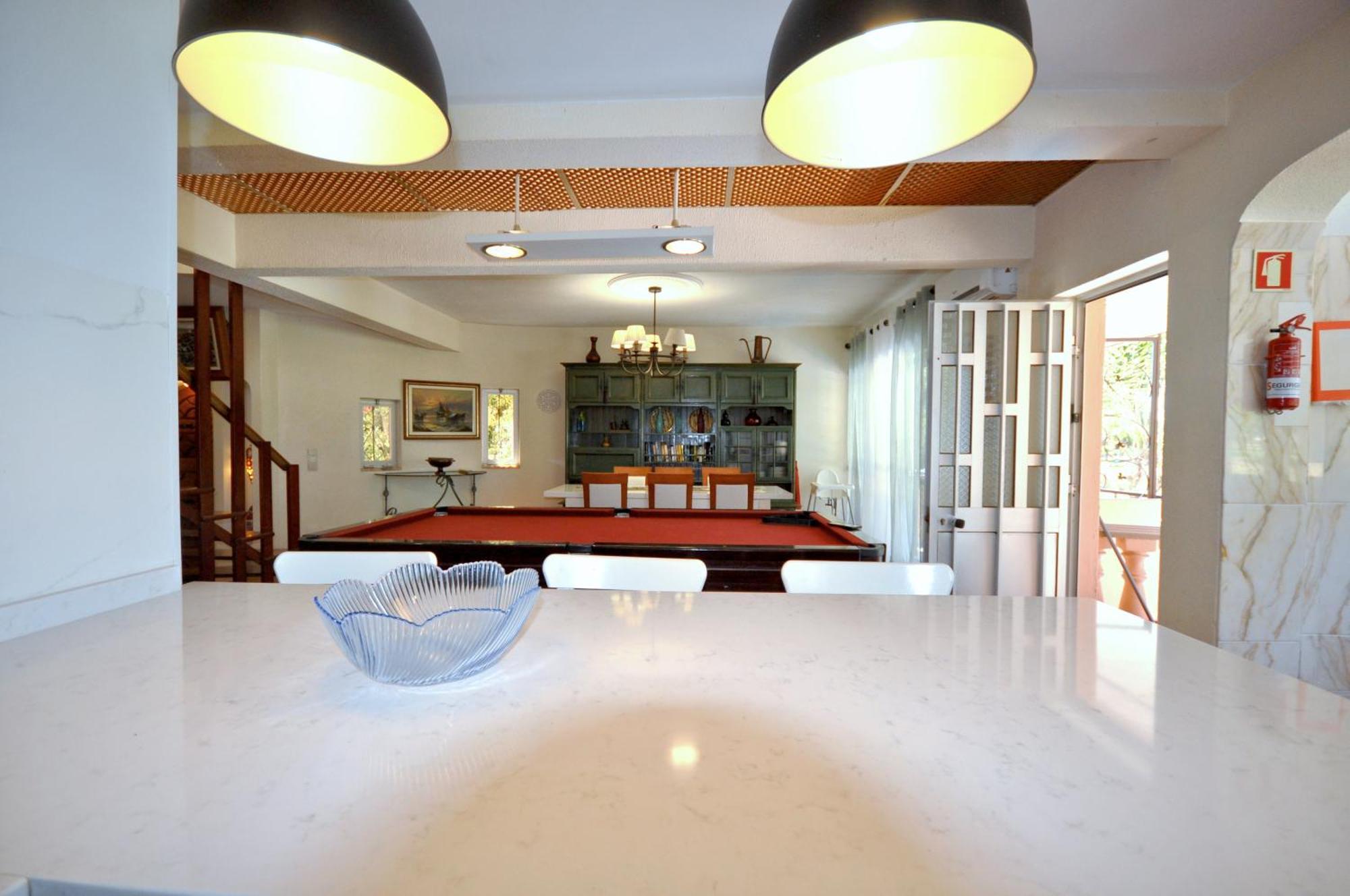 Walking Distance To The Centre - Snooker Table - Private Pool - 5 Bedrooms Quarteira Exterior foto